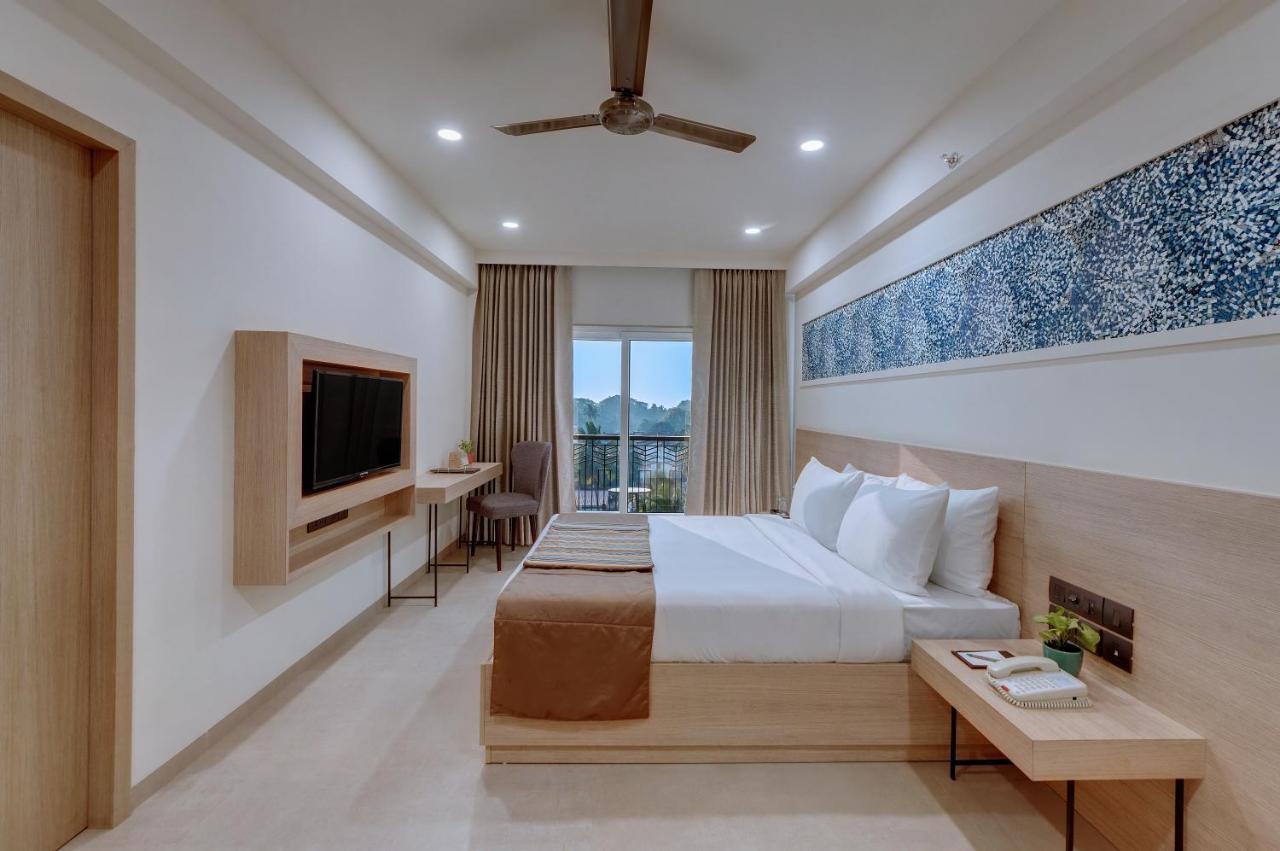 The Fern Habitat, Candolim, Goa Екстериор снимка